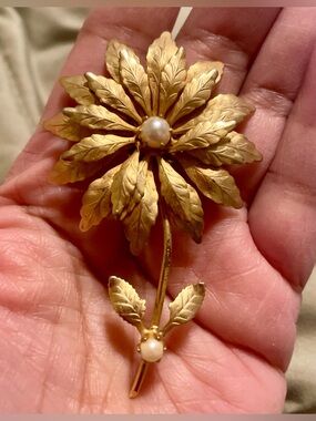 Gold-Tone Leaf Flower Brooch with Pearls - Women Jewelry